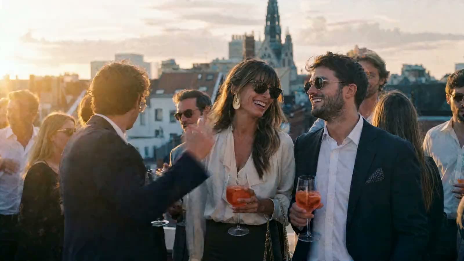 Apéro au coucher du soleil sur un rooftop à Bruxelles avec DJ set Houseleggers